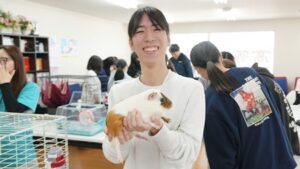 出張講義・出前授業「神戸動植物環境専門学校」動物ふれあい体験2026-58
