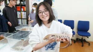 出張講義・出前授業「神戸動植物環境専門学校」動物ふれあい体験2026-97