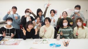 芸術・美術実習「自由課題」ワイヤーアート・粘土細工・勾玉・消しゴムはんこ2025-71