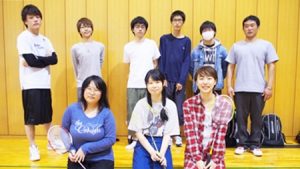 保健体育・体育実技はバドミントンでスタート2016-302