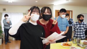 家庭総合・調理実習「ビーフシチュー・スティックサラダ・デコレーションケーキ」（Part1）2024-438