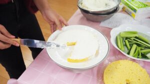 家庭総合・調理実習「ビーフシチュー・スティックサラダ・デコレーションケーキ」（Part1）2024-468