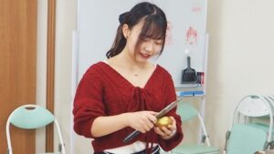 家庭総合・調理実習「ビーフシチュー・スティックサラダ・デコレーションケーキ」2024-524