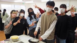 家庭総合・調理実習「ビーフシチュー・スティックサラダ・デコレーションケーキ」（Part2）2024-606
