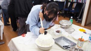 家庭総合・調理実習「ビーフシチュー・スティックサラダ・デコレーションケーキ」2024-666