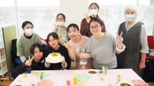 家庭総合・調理実習「ビーフシチュー・スティックサラダ・デコレーションケーキ」（Part2）2024-681