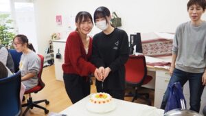 家庭総合・調理実習「ビーフシチュー・スティックサラダ・デコレーションケーキ」（Part2）2024-685