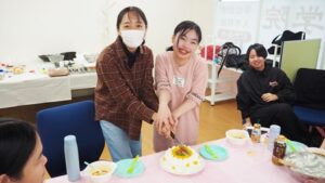 家庭総合・調理実習「ビーフシチュー・スティックサラダ・デコレーションケーキ」（Part2）2024-693