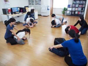 保健体育・体育実技「CUPS!カップダンス」学院教室2019-053