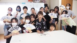 芸術・書道実習「抹茶と和菓子で盛夏のお茶会」オリジナル・手作り扇子2024-329