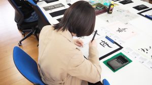 芸術・書道実習「篆書と隷書・カレンダー作成」2022-243