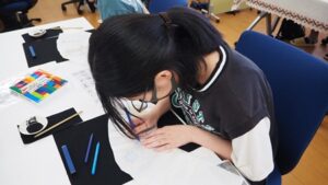 夏の芸術書道実習「オリジナル団扇で初めてのお茶会」練習編2024-105