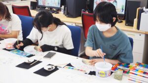 夏の芸術書道実習「オリジナル団扇で初めてのお茶会」完成編2024-146