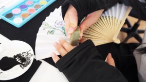 夏の芸術書道実習「オリジナル団扇で初めてのお茶会」完成編2024-187