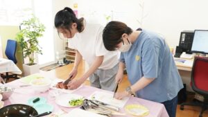 家庭総合・調理実習『什景涼麺・白玉入りフルーツポンチ』夏の中国料理2025-104
