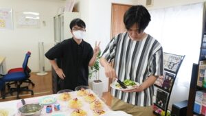 家庭総合・調理実習『什景涼麺・白玉入りフルーツポンチ』夏の中国料理2025-145