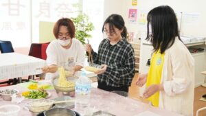 家庭総合・調理実習『什景涼麺・白玉入りフルーツポンチ』夏の中国料理2025-56