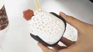芸術・美術実習「粘土細工」懐かしい子どもの頃の感触を楽しもう2024-79