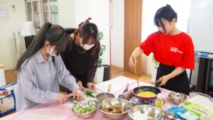 家庭総合・調理実習「芙蓉蟹・涼伴海蜇」第二班2024-308