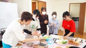 家庭総合・調理実習「芙蓉蟹・涼伴海蜇」第二班2024-314