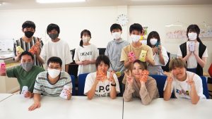 夏の保健体育・体育実技カップダンス集合写真です2023-119