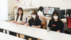 保健体育・体育実技「カップダンス」真夏の体育実技は教室でCUPS！2025-17