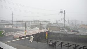 卒業生による進路研究授業・土砂降りdownpour2021-1