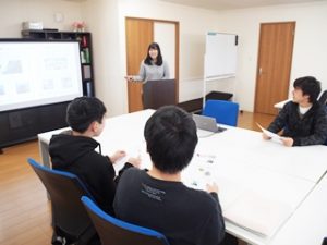 キャリアデザインゼミ「プレゼンテーション演習」学院教室2018-046