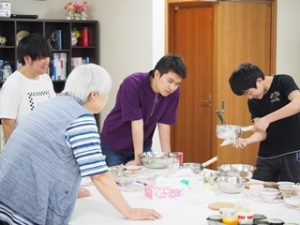 家庭総合・調理実習「ミックスフルーツのデザート」2018-058