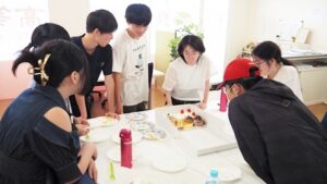 新入生・土曜日お茶会を開催しました2024-75