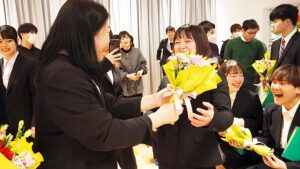 2023年度（令和5年度）第8回卒業式「春和景明・桜梅桃李」大和高田市・市民交流センター・コスモスプラザ2024-537