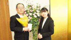 初めての色紙と花束を頂きました