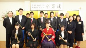 晴れの第一回卒業式集合写真2016-115