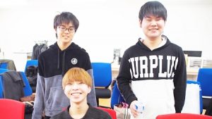 第3回卒業式・2018年度（平成30年度）男子笑顔の集合写真2018-311