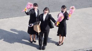2018年度「第3回卒業式」卒業生・花束三銃士