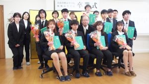 第五回卒業式（2020年度・令和2年度）全体集合マスクなし2020-471