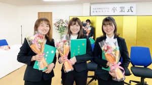 第五回卒業式（2020年度・令和2年度）卒業生女子マスクなし2020-473