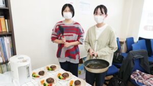家庭総合・調理実習『煮込みハンバーグ・デコレーションケーキ』2025-130