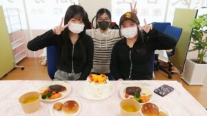 家庭総合・調理実習『煮込みハンバーグ・デコレーションケーキ』2025-249