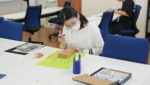 芸術・書道実習「オリジナル手作り・表札」大和高田市学院教室2025-75