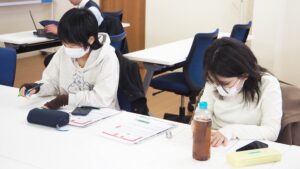 専門学校アートカレッジ神戸「絵が上手くなる方法教えます」出張授業・出前授業2025-85