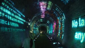 夏季校外学習「亀の瀬地すべり歴史資料室・インフラツーリズム」旧大阪鉄道亀瀬隧道・プロジェクションマッピング2024-324