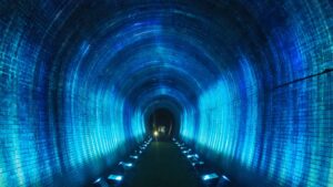 夏季校外学習「亀の瀬地すべり歴史資料室・インフラツーリズム」旧大阪鉄道亀瀬隧道・プロジェクションマッピング2024-355