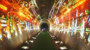 夏季校外学習「亀の瀬地すべり歴史資料室・インフラツーリズム」旧大阪鉄道亀瀬隧道・プロジェクションマッピング2024-358