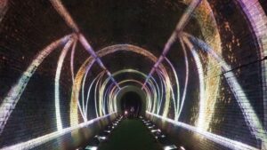 夏季校外学習「亀の瀬地すべり歴史資料室・インフラツーリズム」旧大阪鉄道亀瀬隧道・プロジェクションマッピング2024-380