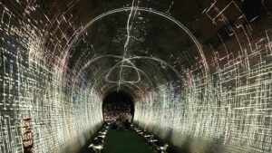 夏季校外学習「亀の瀬地すべり歴史資料室・インフラツーリズム」旧大阪鉄道亀瀬隧道・プロジェクションマッピング2024-429