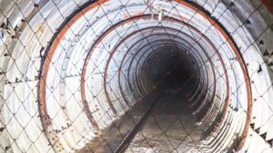 夏季校外学習「亀の瀬地すべり歴史資料室・インフラツーリズム」旧大阪鉄道亀瀬隧道・プロジェクションマッピング2024-163