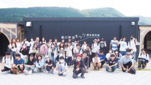 夏季校外学習「亀の瀬地すべり歴史資料室・インフラツーリズム」旧大阪鉄道亀瀬隧道・プロジェクションマッピング2024-38