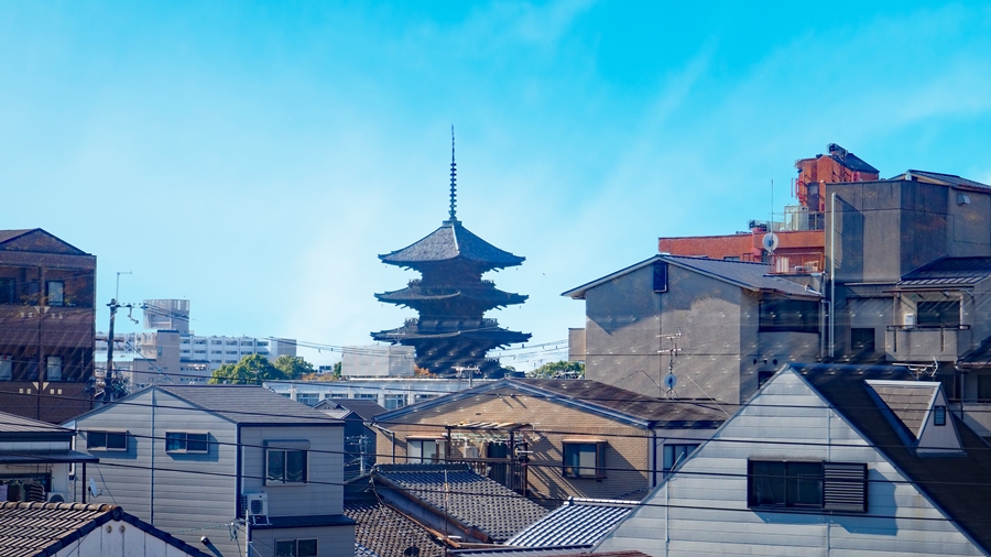 2022年度秋季校外学習「京都旅日記」近鉄特急でゆく！秋の京都紀行｜車窓に東寺の五重塔が見えてきました・まもなく京都駅に到着です