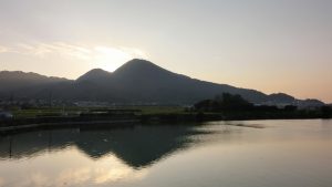 夕暮れの二上山・奈良県香芝市2022-18